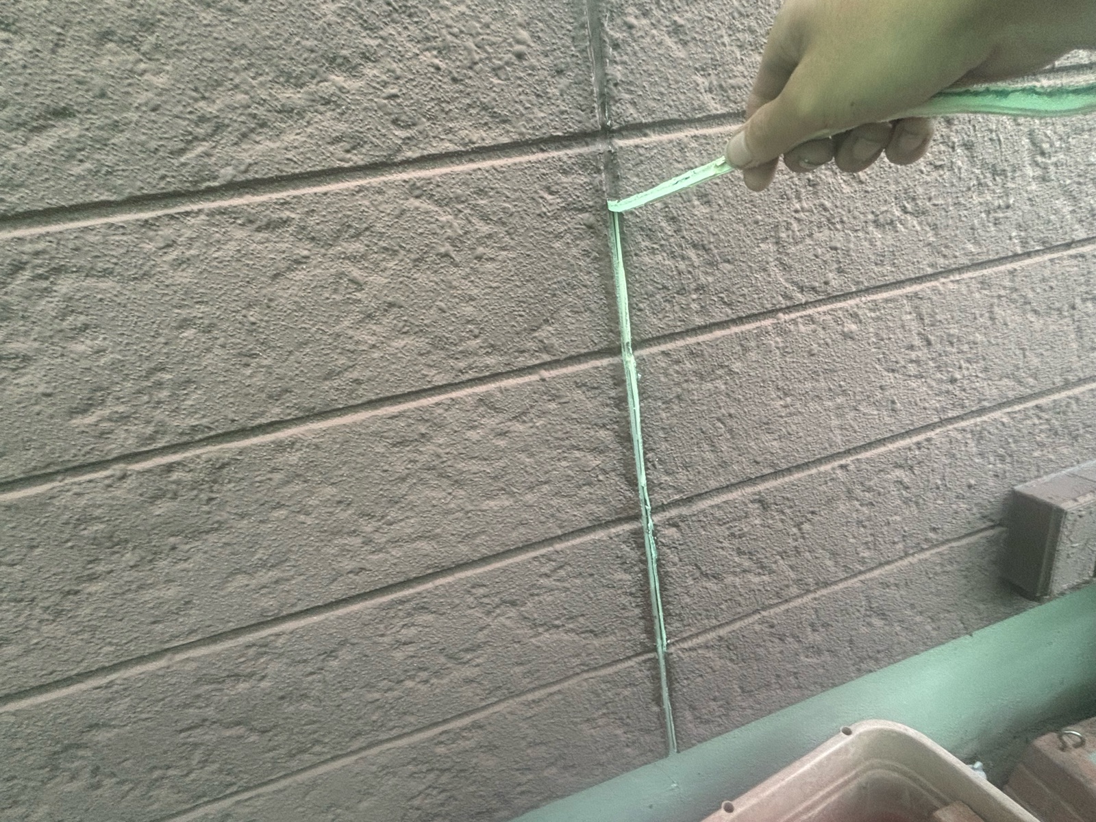 コーキング撤去作業